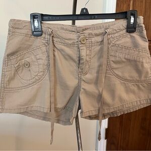 UNIONBAY Tan Cargo Shorts Mid-Rise Relaxed Fit
